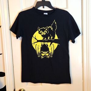 Vintage Halloween bat and black cat tee